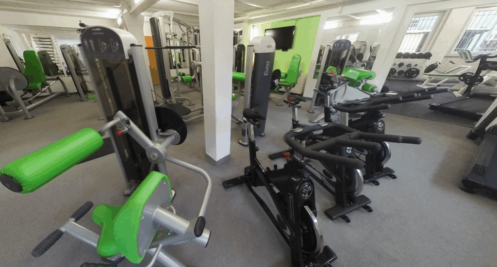 Das aktuelle Bild hat keinen Alternativtext. Der Dateiname ist: Fitnessraum1.png